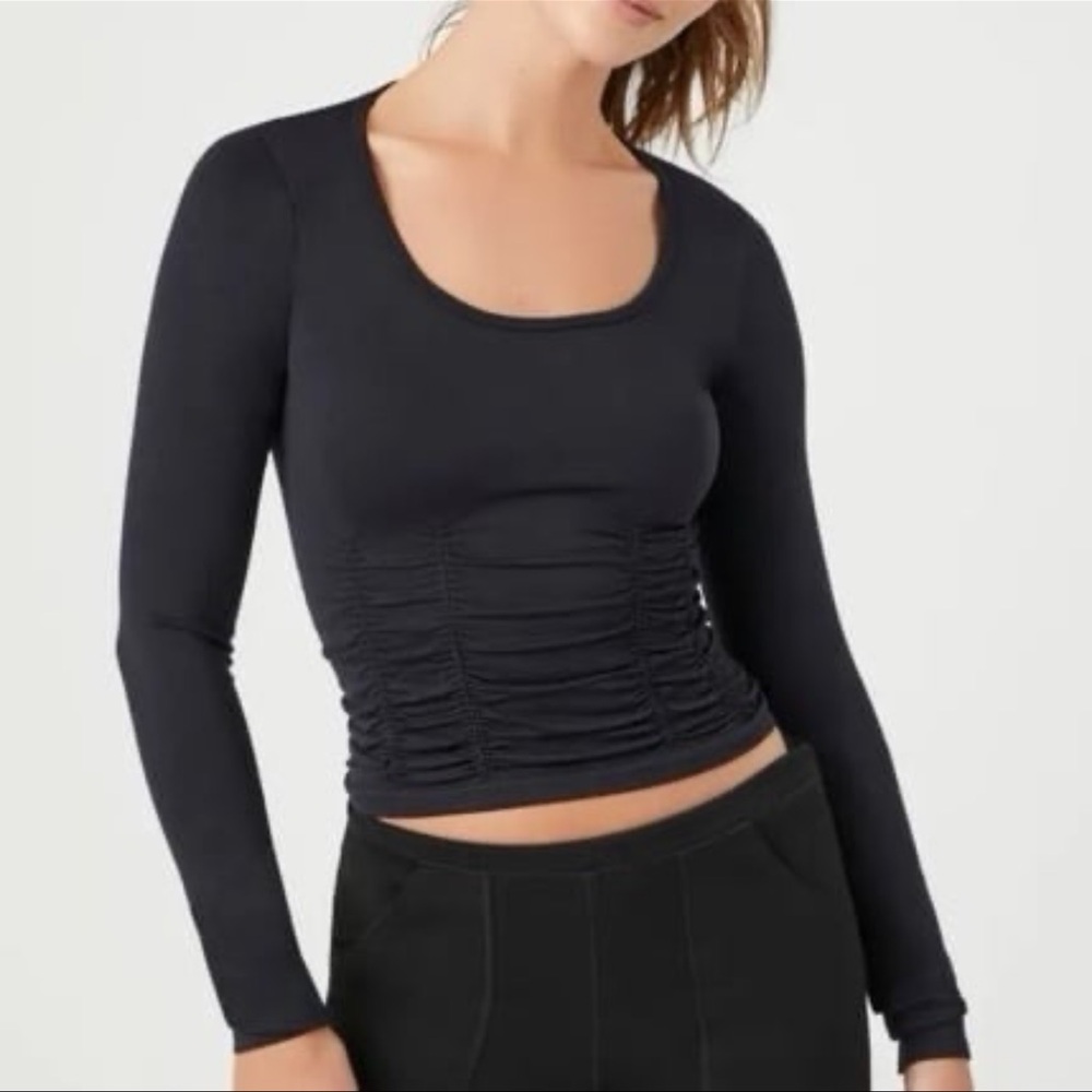 Forever 21 active seamless ruched cutout top black medium NWT
